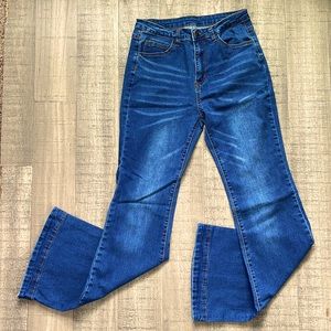 Small (3/5)

Brand new, tags taken off to be washed. Never worn